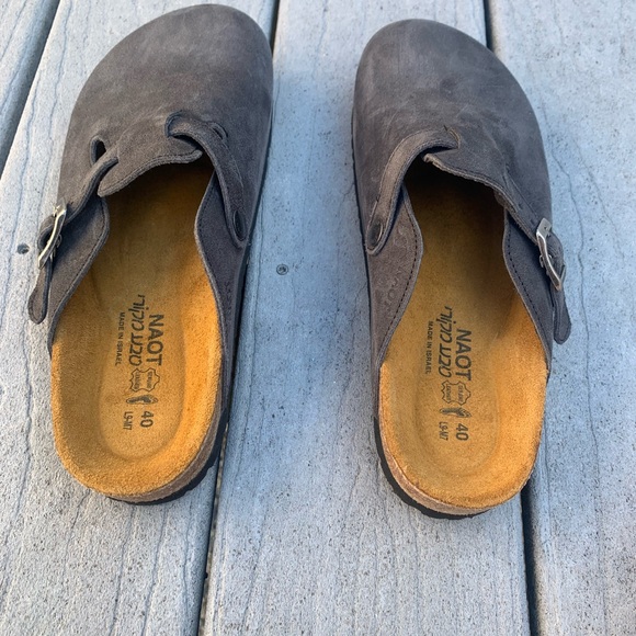 Naot Gray clogs with Ergonomic Design and Adjustable Strap - Picture 5 of 7